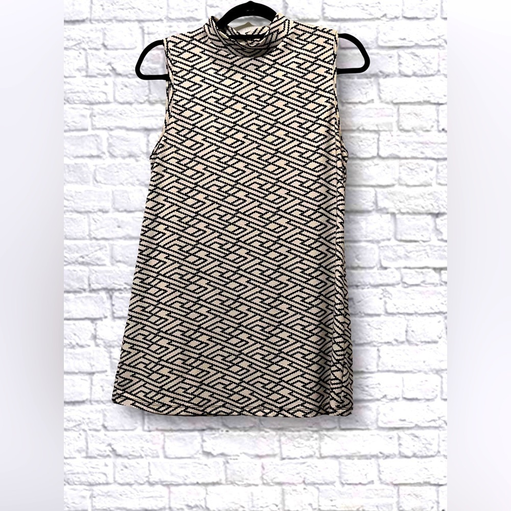 High Neck Black and White Abstract Tank Top